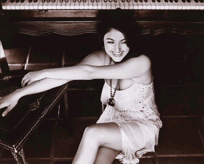 Stacie Orrico Photo (  )   /  - 2