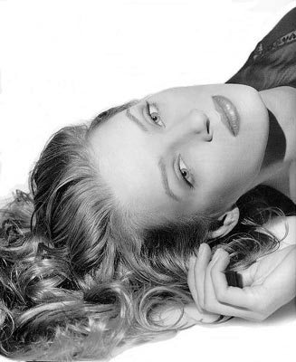 Uma Thurman Photo (  )   /  - 79