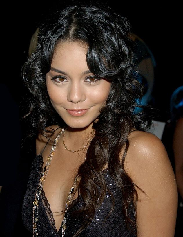 Vanessa Hudgens Photo (  )   /  - 65