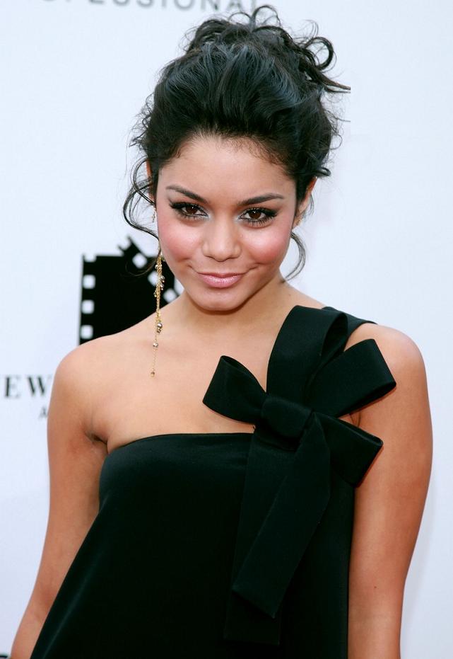 Vanessa Hudgens Photo (  )   /  - 68