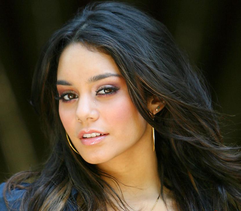 Vanessa Hudgens Photo (  )   /  - 70