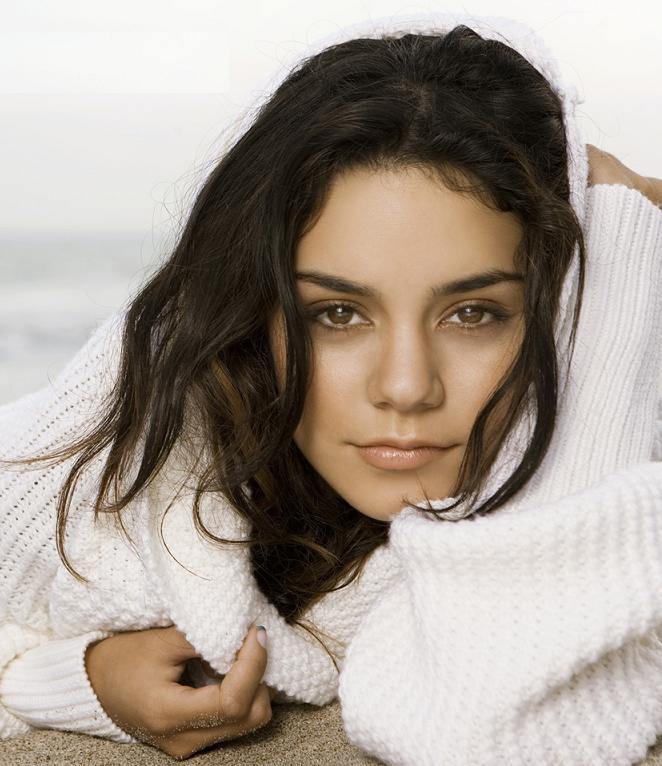 Vanessa Hudgens Photo (  )   /  - 74