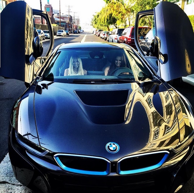   (Xenia Deli)  - ,  62-    /  - 89