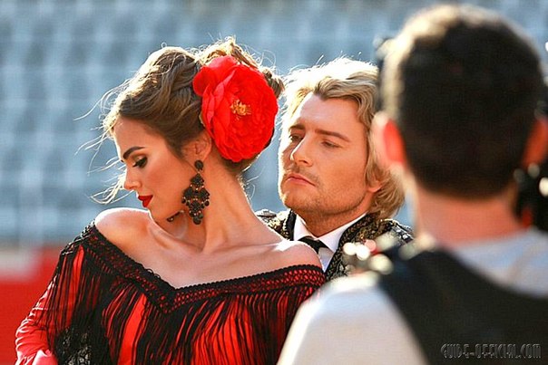   (Xenia Deli)  - ,  62-    /  - 162