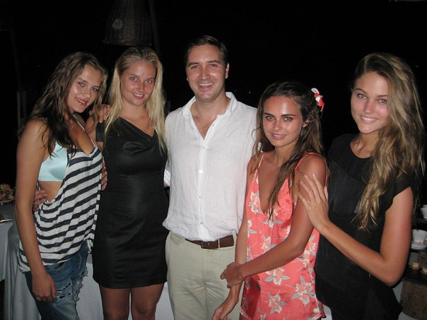   (Xenia Deli)  - ,  62-    /  - 209