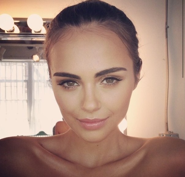   (Xenia Deli)  - ,  62-    /  - 222