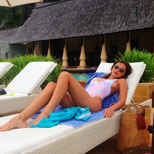   (Xenia Deli)  - ,  62-    /  - 243