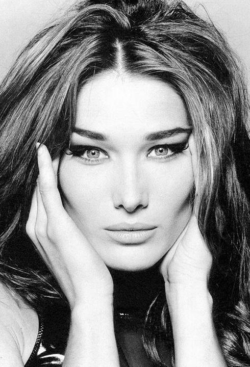 Carla Bruni Photo (  ) /  - 30