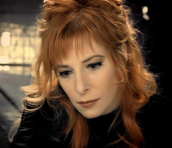 Mylene Farmer Photo (  )   /  - 32