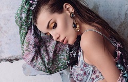 Топ-модель Дарья Коновалова на обложке украинского издания Vogue