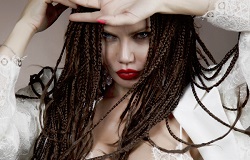 Елена Галицына удивила новой причёской - африканские косички
