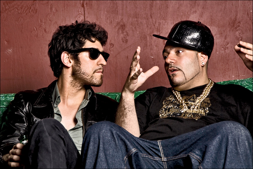 Chromeo Photo ( )     /  - 6