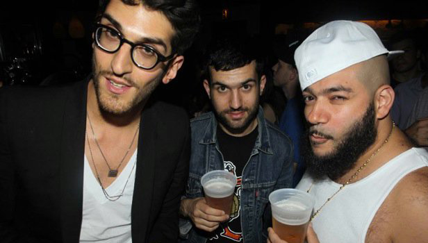 Chromeo Photo ( )     /  - 9