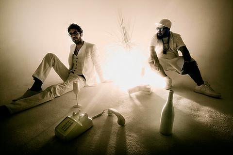 Chromeo Photo ( )     /  - 12