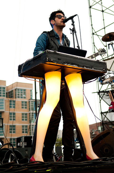 Chromeo Photo ( )     /  - 14