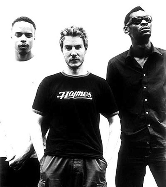 Massive Attack Photo (  )   /  - 14