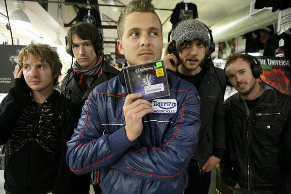 One Republic Photo (  )   /  - 3