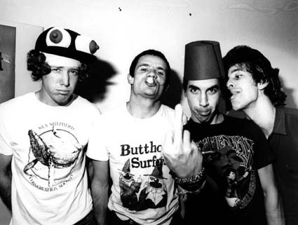 Red Hot Chili Peppers Photo (    )  