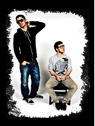 The Cataracs Photo ( )  -/- 