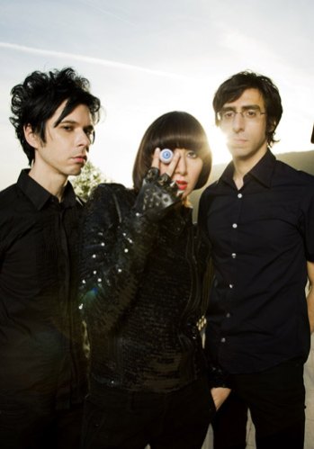 Yeah Yeah Yeahs Photo (   )   /  - 3