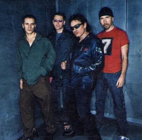 U2 (2) /  - 4