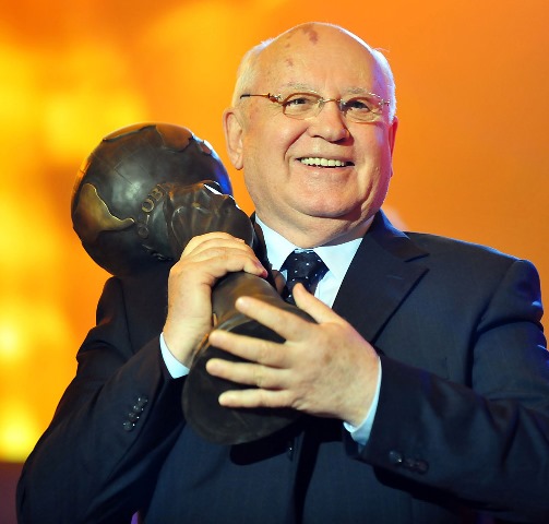    (Mikhail Gorbachev Photo) ,       /  - 2