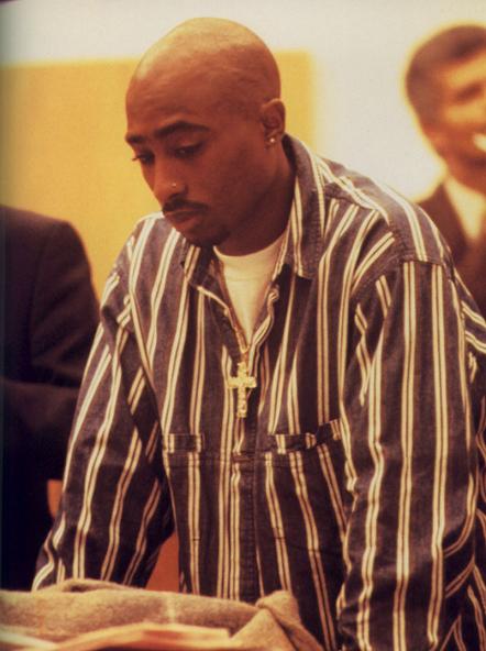 2Pac Photo (2,   )   /  - 33