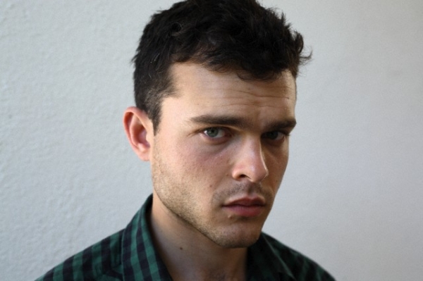 Alden Ehrenreich Photo (  )  ,        /  - 12