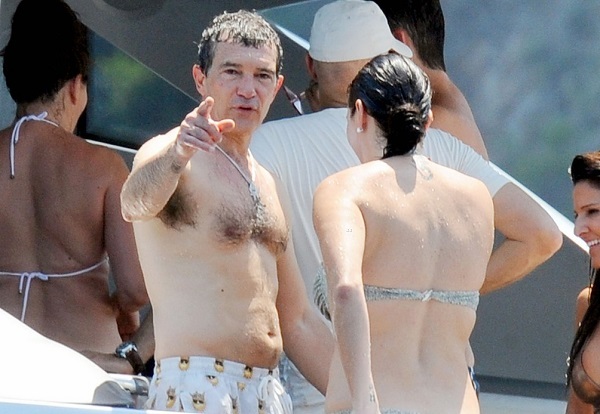 Antonio Banderas ( )  /  - 8