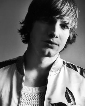 Ashton Kutcher Photo (  )  ,   ,     /  - 70
