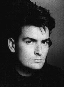 Charlie Sheen Photo (  )   /  - 17