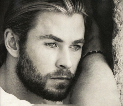 Chris Hemsworth Photo (  )  /  - 12