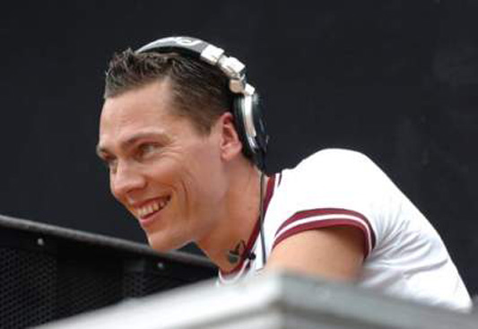 DJ Tiesto Photo (  )   /  - 3