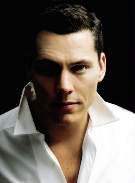 DJ Tiesto Photo (  )   /  - 4