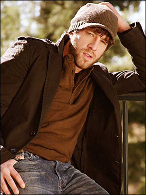 Elliott Yamin Photo (  )   /  - 5