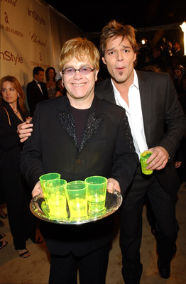 Elton John Photo (  )      /  - 48