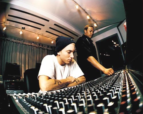 Eminem Photo ( )  ,  /  - 19