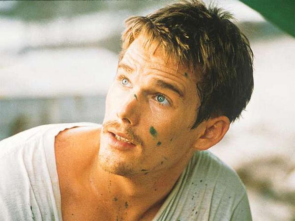 Ethan Hawke Photo (  )    /  - 24