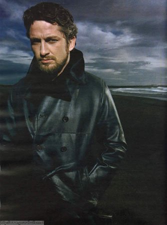 Gerard Butler Photo (  )    /  - 17