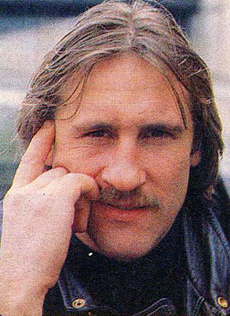 Gerard Depardieu Photo (  )    /  - 12