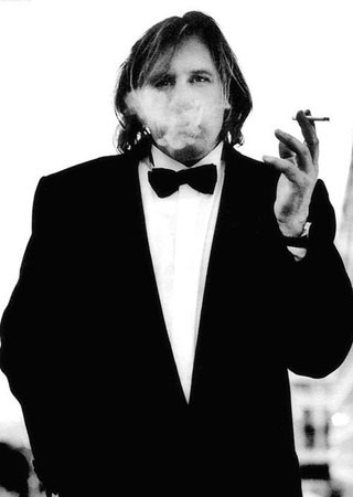 Gerard Depardieu Photo (  )    /  - 13