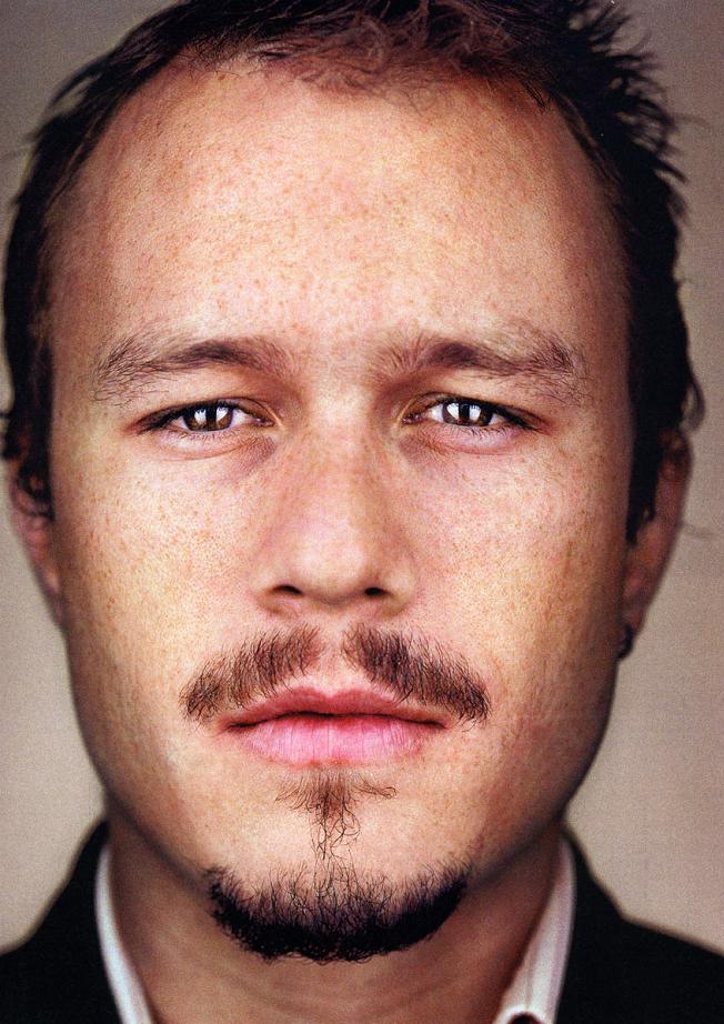 Heath Ledger Photo (  )   ,  /  - 17