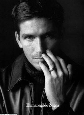 James Caviezel Photo (  )    /  - 12