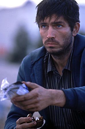 James Caviezel Photo (  )    /  - 29