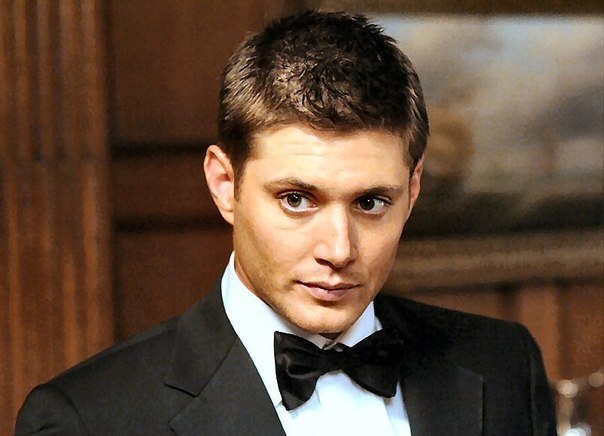 Jensen Ackles Photo (  )  ,      /  - 12