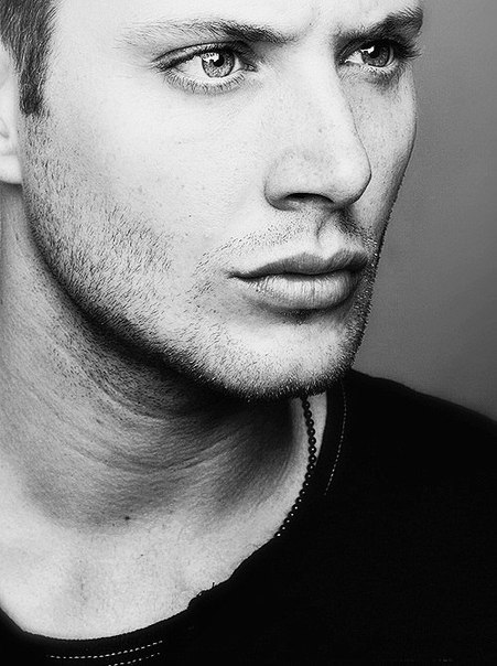 Jensen Ackles Photo (  )  ,      /  - 20