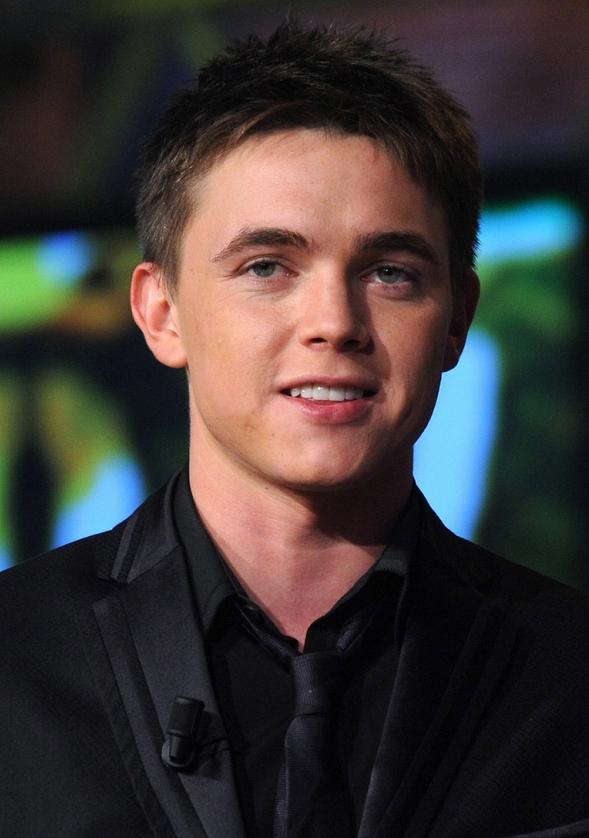 Jesse McCartney Photo (  )   /  - 6