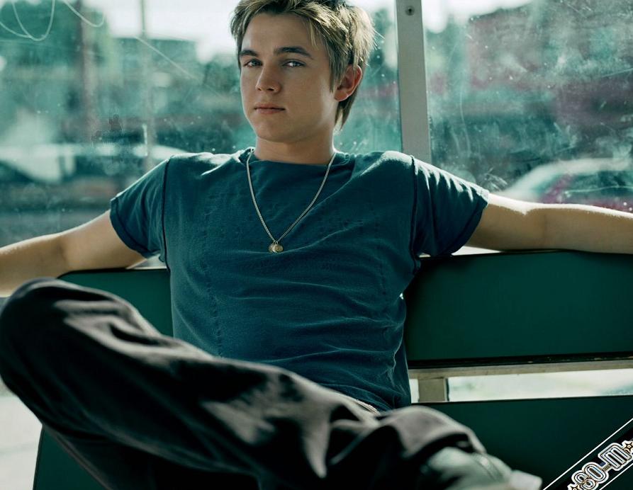 Jesse McCartney Photo (  )   /  - 15