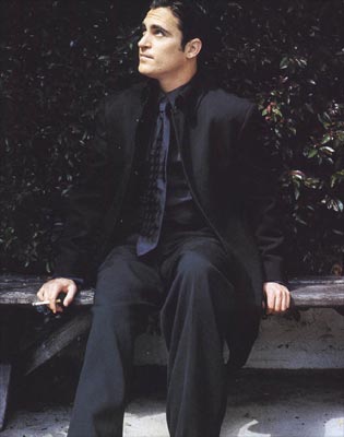 Joaquin Phoenix Photo (  )   /  - 17