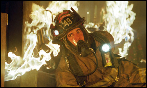 Joaquin Phoenix Photo (  )   /  - 28